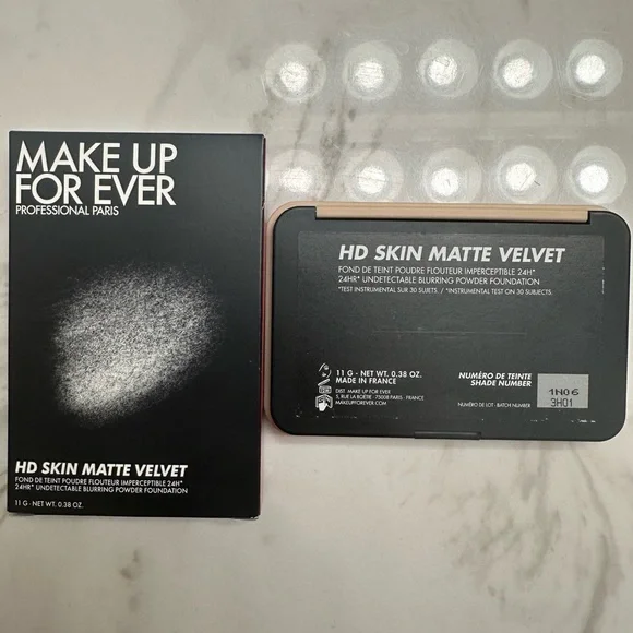 Make up for ever foundation - Picture 3 of 3